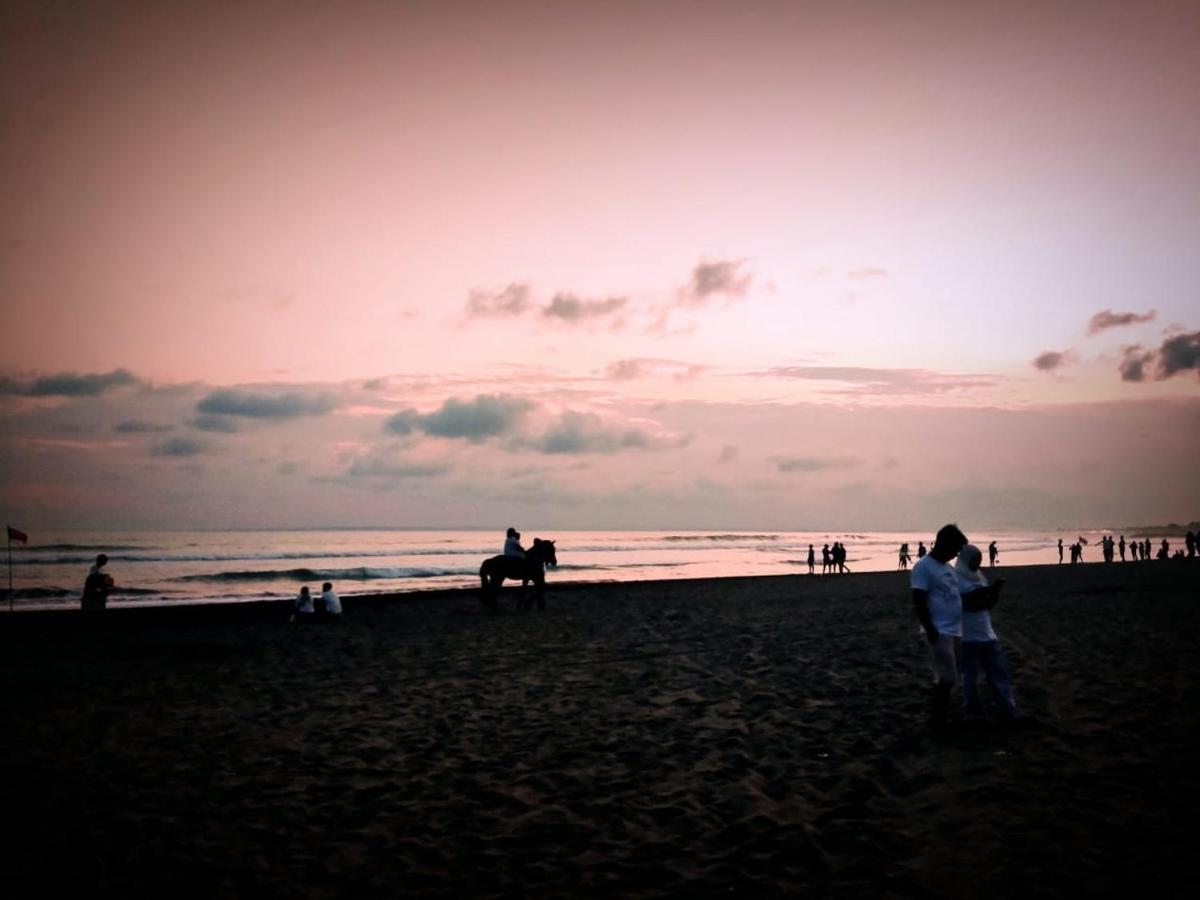 Long Beach Hotel Pangandaran Buitenkant foto