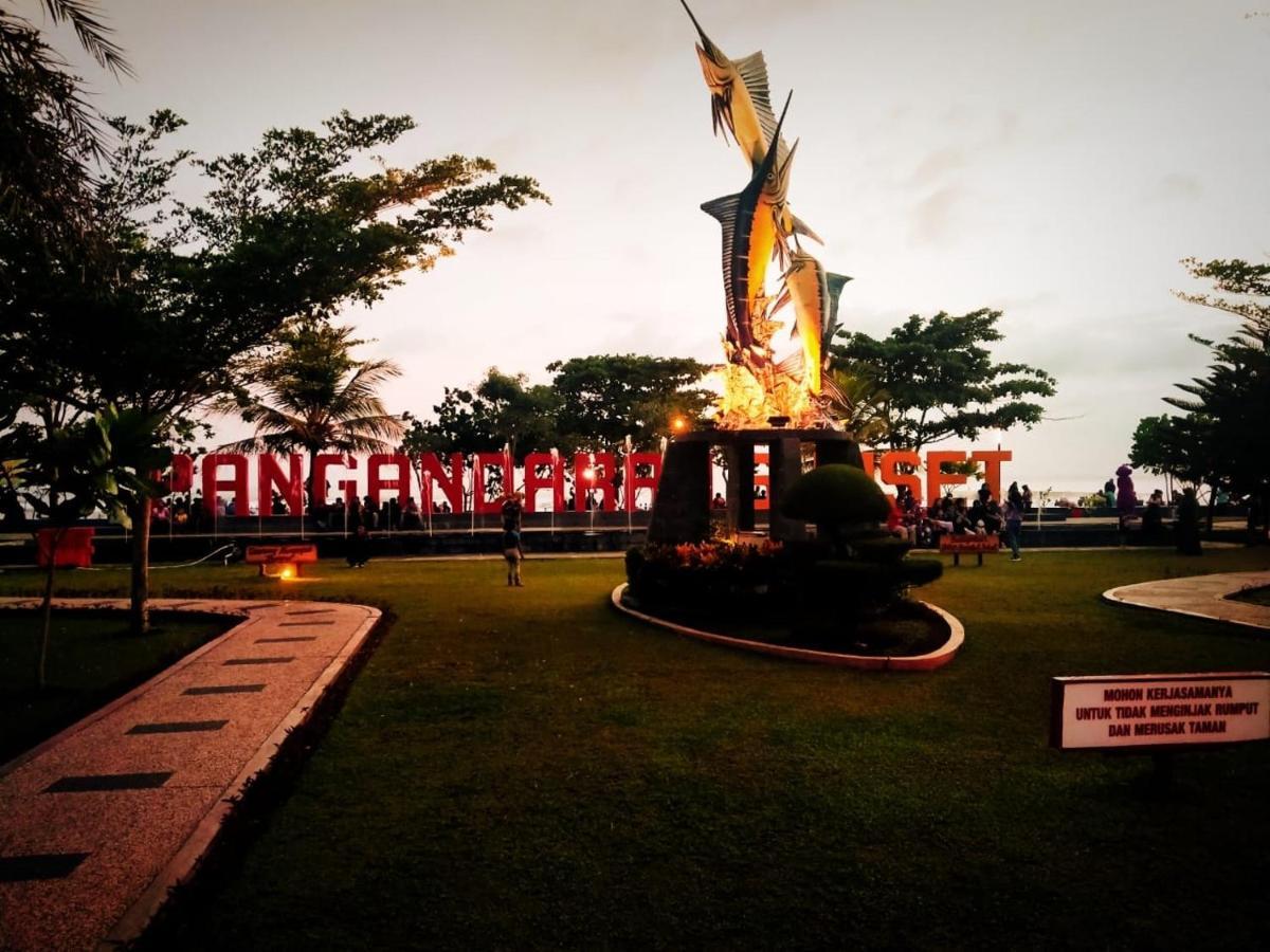 Long Beach Hotel Pangandaran Buitenkant foto