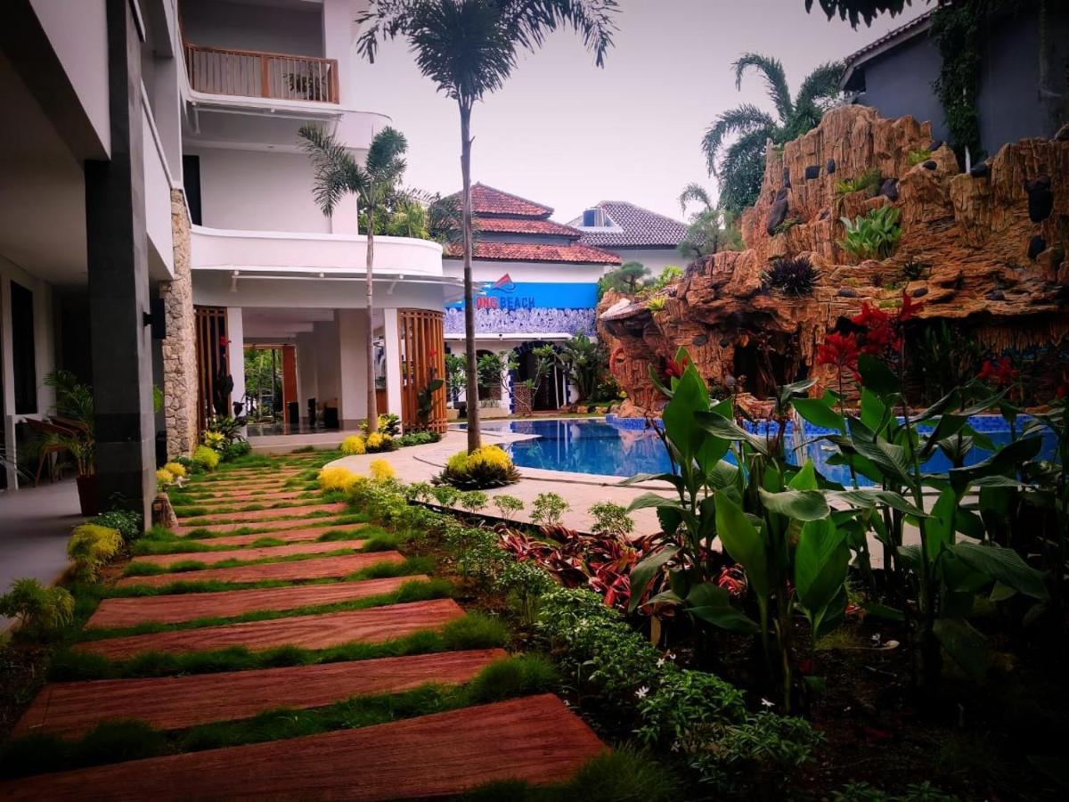 Long Beach Hotel Pangandaran Buitenkant foto