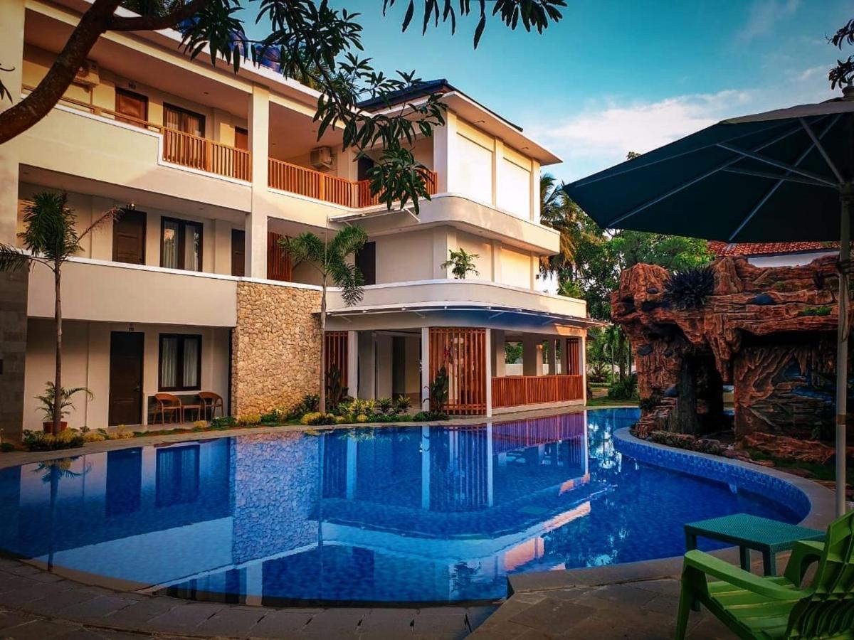 Long Beach Hotel Pangandaran Buitenkant foto