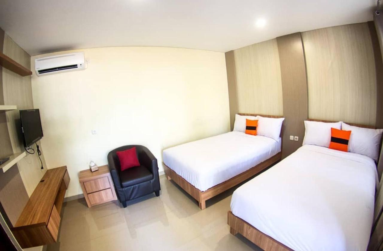 Long Beach Hotel Pangandaran Buitenkant foto