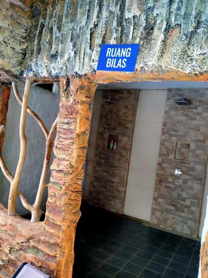 Long Beach Hotel Pangandaran Buitenkant foto