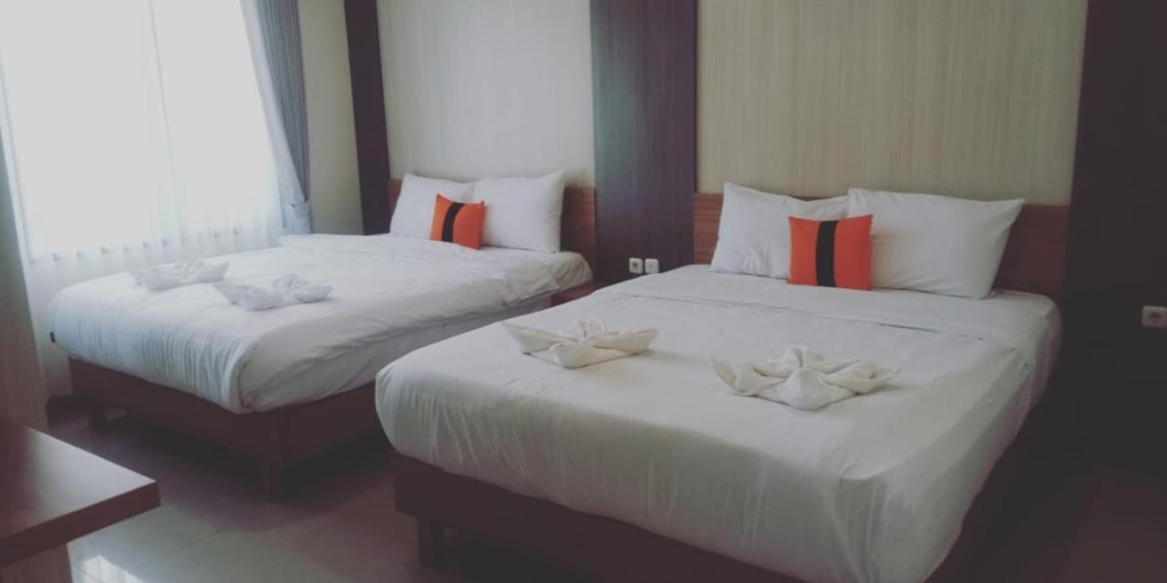 Long Beach Hotel Pangandaran Buitenkant foto