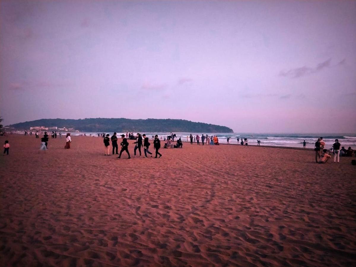 Long Beach Hotel Pangandaran Buitenkant foto